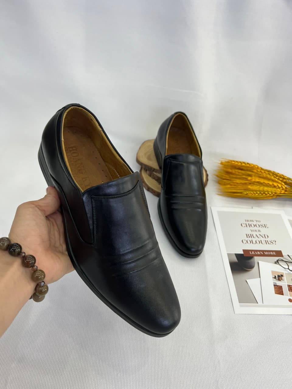 Giày Loafer Tinh Gọn Đen Bóng