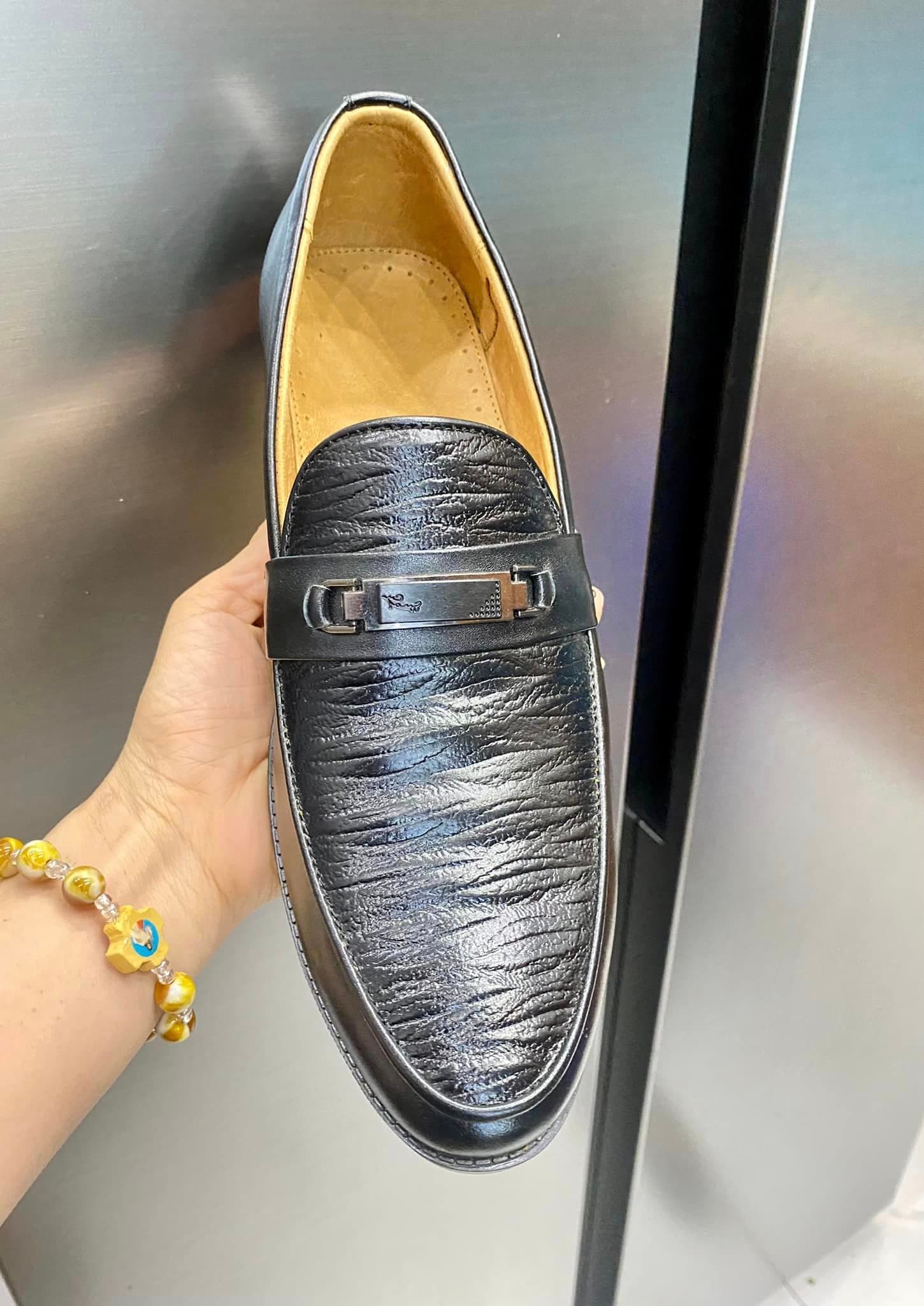 Giày Loafer Da Bóng Đen